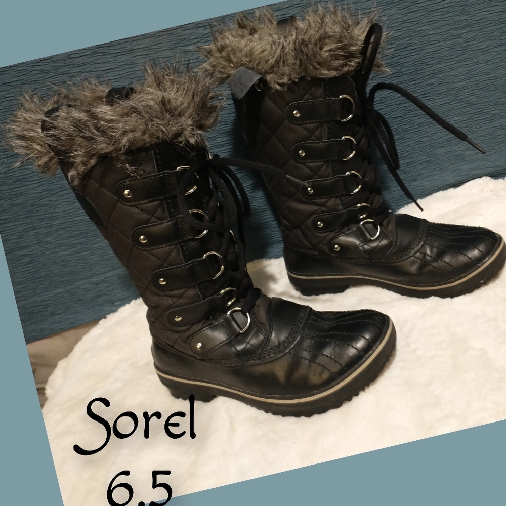 Sorel waterproof lace-up snow boots size 6.5